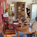 La Colline Aux Licornes Bed & Breakfast