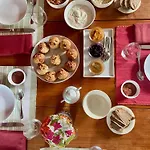 La Colline Aux Licornes Bed & Breakfast