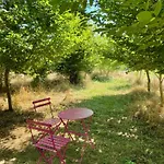 La Colline Aux Licornes Bed & Breakfast